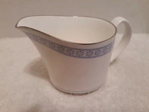Royal Worcester Chelsea Creamer - Picture 1 of 4