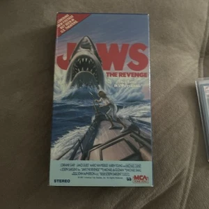 Jaws: The Revenge (1988) VHS Tape ~ MCA Home Video ~ Horror ~ Creature Feature - Picture 1 of 3