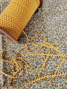 5Y Vintage Sewing Trim Baby Ric Rac Dk Yellow Gold 1/4 in #0097 - Picture 1 of 1