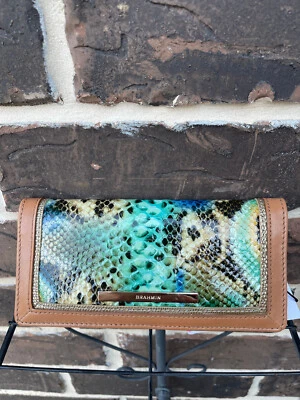 NUEVO CON ETIQUETAS Cartera Brahmin Ady Doble Plegable Mineral Azul Chevelle Lagarto Caramelo Azul Amarillo Foto 1 de 4