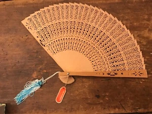 Vintage chinesischer geschnitzter Holz Handfächer neu in Box - Bild 1 von 7