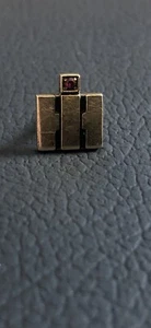 Pin insignia de servicio largo International Harvester 10KT con rubí - Imagen 1 de 7