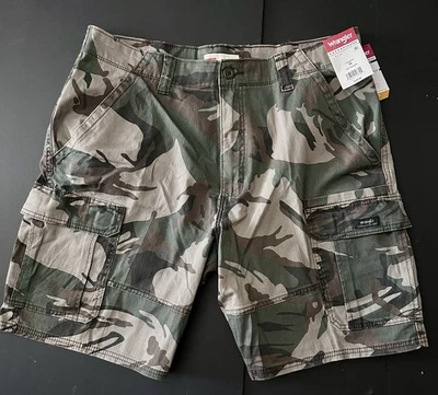 Wrangler Cargo Shorts: Mens 38 - Cotton Camouflage Relaxed Fit - Image 1 of 4