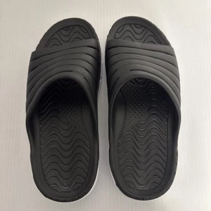 Avia Hightail Slides Black & White Women’s Size 9 Athletic Recovery Sandals NWOT - Picture 1 of 11