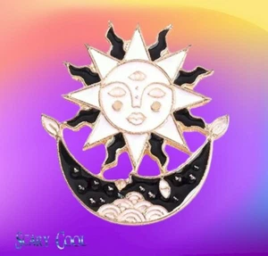  New Moon & Sun Night Day Brooch Retro Pin  - Picture 1 of 4
