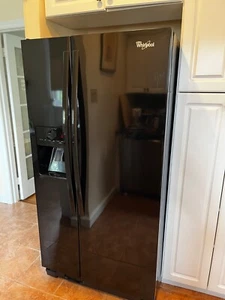 Whirlpool 22 cu. Ft. 33-inch Wide Side by Side Refrigerator - Picture 1 of 5