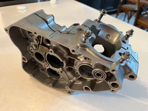 1982 suzuki rm125z center case - Picture 1 of 8