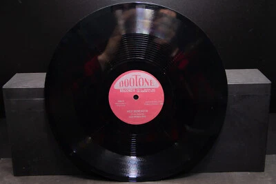 The Penguins – Hey Senorita / Earth Angel (Will You Be Mine) - 78 RPM Record - Image 1 of 4