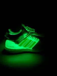 US 10 adidas Ultraboost 5.0 DNA Glow in Dark White Signal Green Herren G58753 - Bild 1 von 12