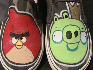 Zapatos de lona pintados a mano Angry Bird - Imagen 1 de 5