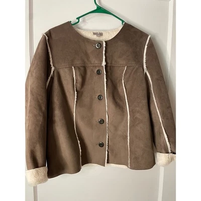 Chaqueta forrada de sherpa de gamuza sintética JJill Petite marrón con botones forrada frontal para mujer MP Foto 1 de 4