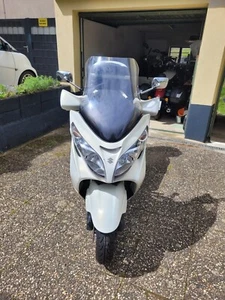 Scooter Suzuki Burgman 400, Bj. 2012, weiß, mit Original Topcase und Navi TomTom - Bild 1 von 10