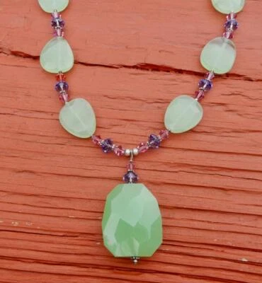 Collar de plata de ley 925 con calcedonia verde y cristal Foto 1 de 4