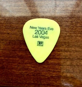 Velvet Revolver Duff McKagan Signature 2004 New Year's Eve LA Guitar Pick - Picture 1 of 2