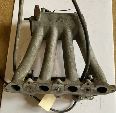 Colector de admisión. Saab 900 Turbo. 2,0 L 1986-87 Foto 1 de 4