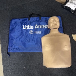Laerdal Little Anne CPR Training Medical Trainer Manikin Adult Carry Case #5 - Imagen 1 de 2