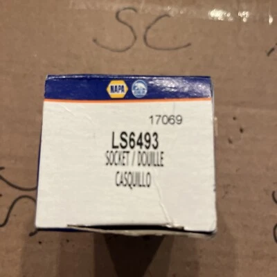 NAPA ECHLIN HEADLAMP LIGHT SOCKET LS6493 - Image 1 of 2