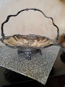 The Meriden Silver Plate Co. Ornately Etched Silver Plated Bridal Basket #01663  - Picture 1 of 12