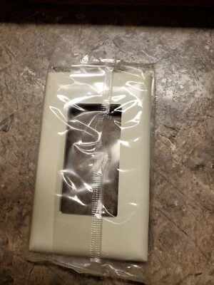 SNAP-ON Pass & Seymour Mobile Home Almond Single Snap On Plate