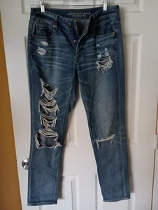 American Eagle Jeans Womens Blue Denim 8 Long Tomgirl Button Fly Distressed - Picture 1 of 5