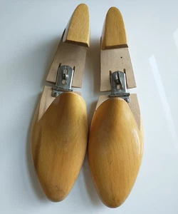 Vintage D. MACKAY Wooden Adjustable Shoe Trees Pair - Size 9D - Picture 1 of 4