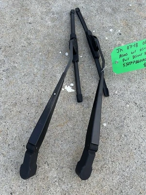 07-18 Jeep Wrangler JK Wiper Arms W/ Used Blades Pair Driver & Passenger OEM - Image 1 of 4