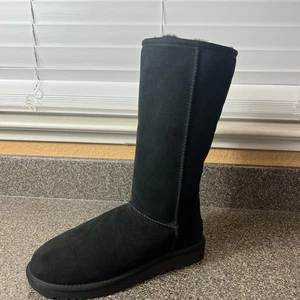 UGG schwarze hohe Wildleder-Winterstiefel Lammfellfutter Damengröße 8 NUR EIN LINKER SCHUH - Bild 1 von 8