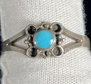 Hand Made Sterling Silver 925 Size 7 Turquoise Gemstone Ring - Picture 1 of 4