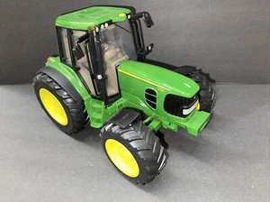 Ertl John Deere 6930 Tractor with Opening Hood 1/16 Scale - Picture 1 of 3