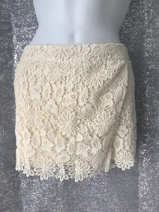 Zara Lace Ivory White Mini Shorts size XS A25 - Picture 1 of 2