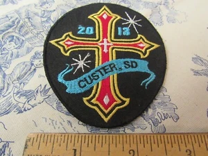2013 Custer South Dakota Motorrad/Biker Rallye Souvenir Aufnäher Patch - Bild 1 von 3