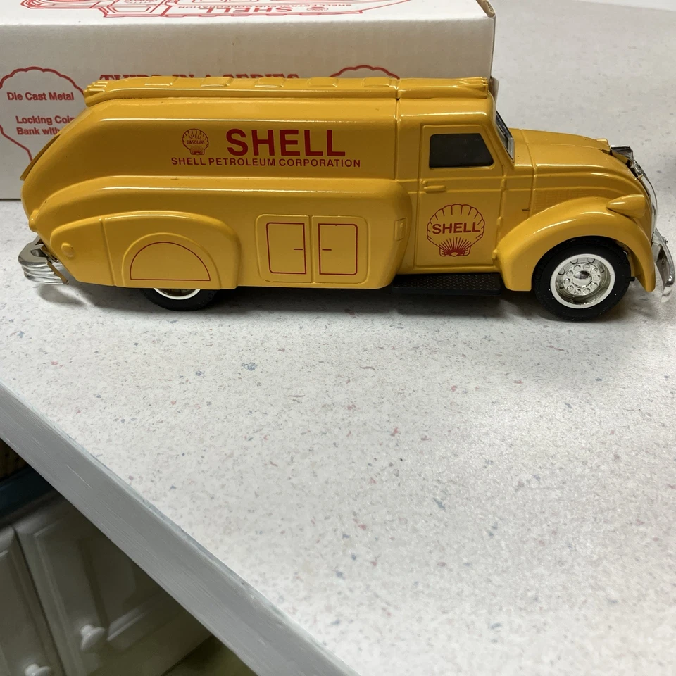 ERTL 1938 Shell Dodge Airflow Tanker Bank Foto 1 de 4