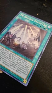 1. Auflage Tri-Brigade Stand-Off MP21-DE201 YuGiOh Karte - Bild 1 von 3