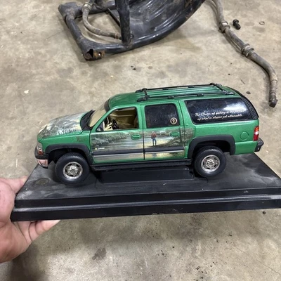 1/18 ERTL Thomas Kinkade Almost Heaven Chevy Suburban 2500  - Image 1 of 4