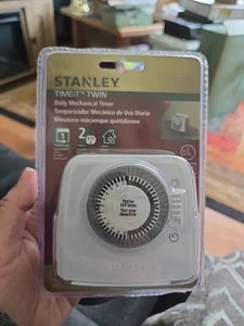 Stanley TIMEIT TWIN 2 Outlet Daily Mechanical Timer TM425 BRAND NEW - Picture 1 of 3