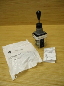 Allen Bradley 800T-T2H3GGLL 2-Wege Kipphebel 800TT2H3GGLL Serie T - Bild 1 von 6