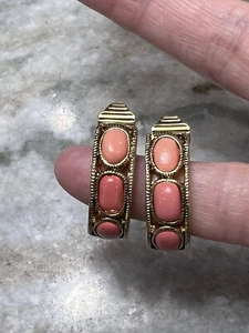 Vintage Monet Faux Coral Gold Tone Metal Clip On Earrings - Picture 1 of 5