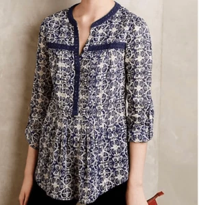 Anthropologie Maeve Blue And White Abella Popover Crochet Detail Blouse Size 2 - Picture 1 of 6