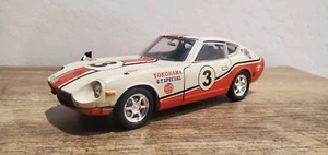 M2 1:24 1970 Nissan Fairlady Z 432 Right Hand Drive #3 Wimbledon White Red 40300 - Picture 1 of 5