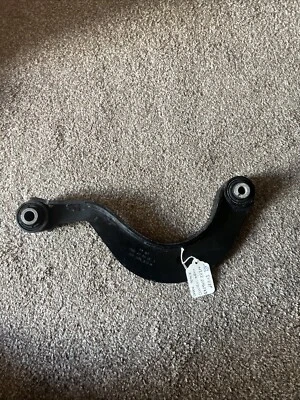 Brazo de control superior trasero VOLKSWAGEN GOLF MK5 GTI 2004-09 1K0505323N Foto 1 de 3