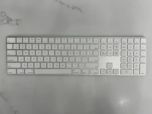(ORIGINAL) Apple Magic (MQ052LL/A) Wireless Keyboard with Numeric Pad - Silver - Picture 1 of 11