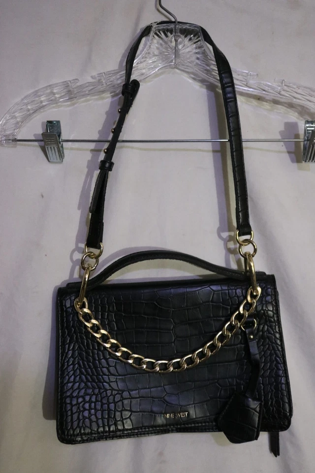 Nine West Cuero Imitación Piel de Gator Baguette Acentos Dorados Foto 1 de 4