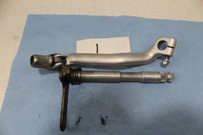 98 HONDA CR250R ПЕРЕКЛЮЧАТЕЛЬ ПЕРЕДАЧ ВАЛ и рычаг 24610-KZ3-890 - Изображение 1 из 4