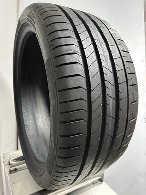 295/35ZR22 Pirelli P Zero (PZ4) 108Y XL (J) High Performance - Tire - Image 1 of 4