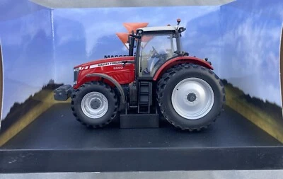 Massey Ferguson 8680 Tractor 1/32 Universal Hobbies  - Image 1 of 4
