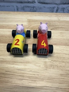 Carrera 1.First 65029 Peppa Pig Yellow/Red Analogue 1/50 Slot cars - Picture 1 of 5
