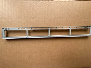 Cisco Catalyst C9200-48T-A C9200-48T-E Blende Faceplate als Ersatz - Bild 1 von 4