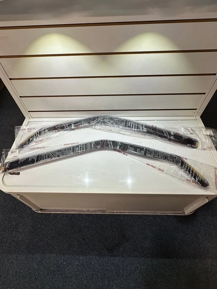 FRT WIND DEFLECTOR SET SUZUKI IGNIS 16 WD28653 - Image 1 of 1