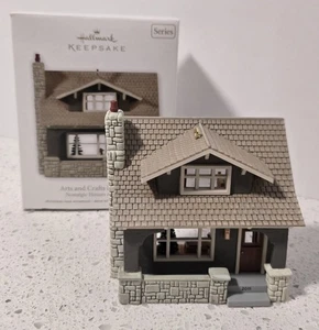 2011 Hallmark Arts And Crafts Bungalow Nostalgic Houses & Shoppes Ornament - Picture 1 of 4
