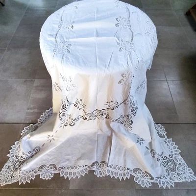 nappe ancienne brodée  style Richelieu blanche en coton doux Portugal artisanale - Photo 1/4